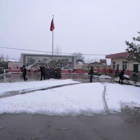 斗门街道除雪在行动，保障群众安全出行（二）