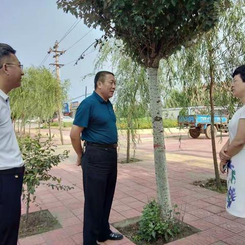 政协李主席到贾家营镇指导农村环境卫生工作