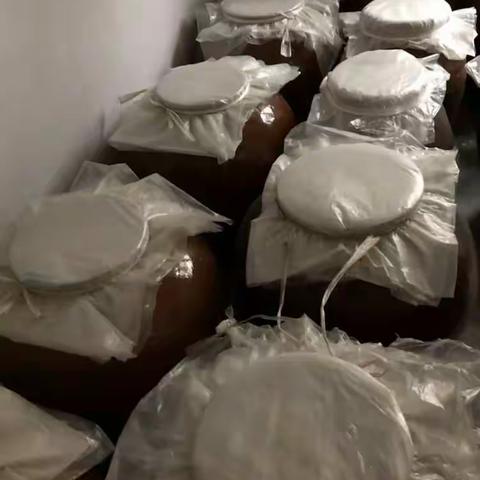 湘西原生态绿色健康产品之九（土苗酸肉、土苗擂辣椒、土苗霉豆腐、土苗酸菜系列）