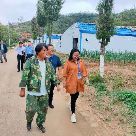 深入基层，服务人民
