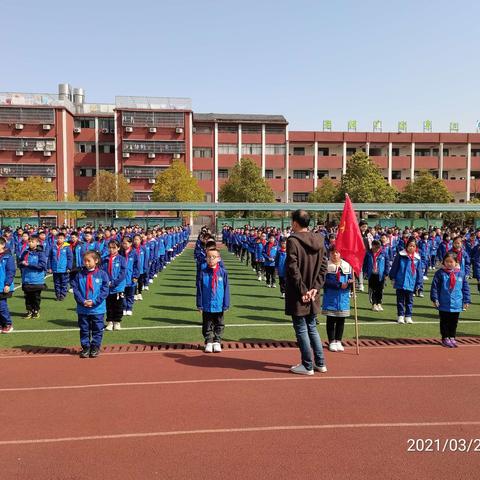 情韵书香  芬芳满园