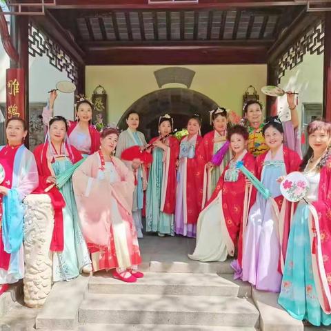 宛 园 风 景 美 如 画