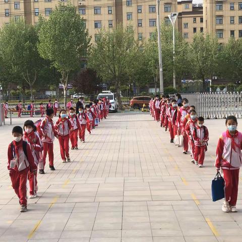 “疫别多日，学子归来”沂水县第八实验小学复学第一天纪实