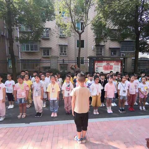 “苦”中作乐，磨练意志——天台小学2001班军训篇
