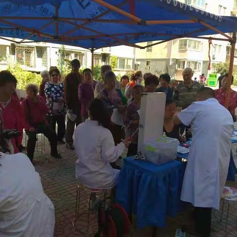 锦绣城社区开展“庆国庆.健康行”健康义诊暖人心活动