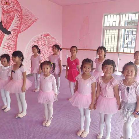 瑶辰文化艺术培训学校二级考级班学期回顾