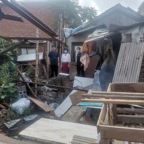 元宝山街道开展汛期安全巡查工作