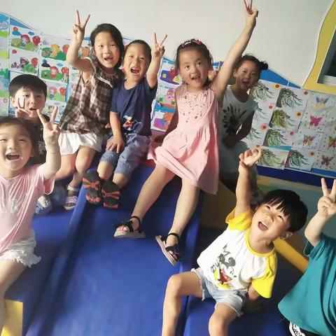 耀邦公馆幼儿园让快乐与你相伴，让幸福和你相随！（副本）