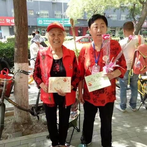 2017-5国中志愿者王琳参加的一系列活动母亲节，入户。