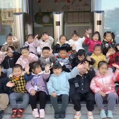 【学会感恩，与爱同行】——星河晨光幼儿园中二班感恩节主题活动