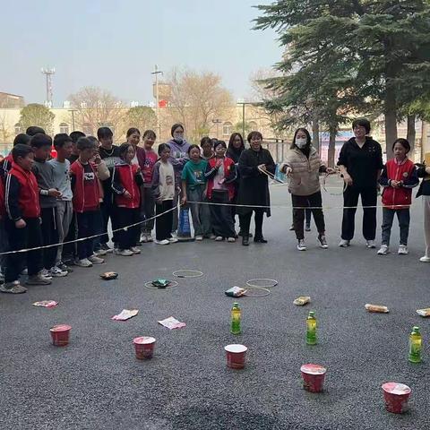 花香润初心，巾帼展芳华——中新小学三八妇女节活动