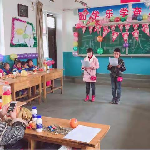 新的钟声已敲响～让我们一起携手再创佳绩～