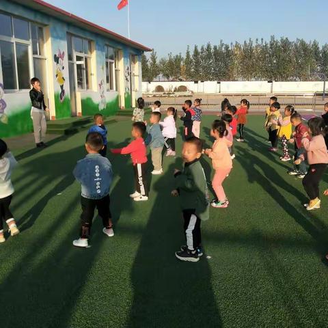 我们在一起！！！——记东甲庄幼儿园特殊的假期