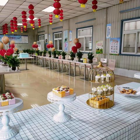 市区分公司举办“移”路有你 “移”起成长 集体生日会活动
