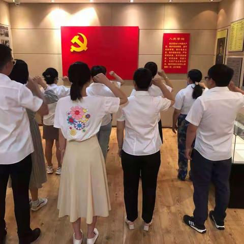 回望百年党史，传承红色精神——兴华小学开展“庆七一”主题党员日活动简讯