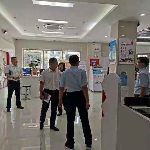徽商银行蚌埠分行党委委员、副行长孙四海一行赴光明支行党支部开展党史学习教育指导工作