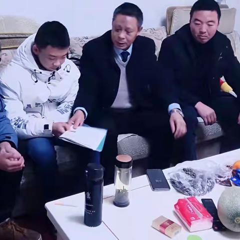 岁末冬寒风凛冽 浓情家访沁心间——记大悟思源实验学校八（4）班教师寒假家访活动