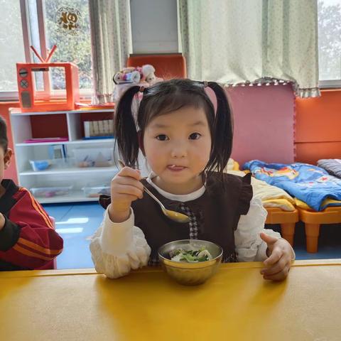 燕子镇民族中心学校附属幼儿园2022年秋季第五周食谱