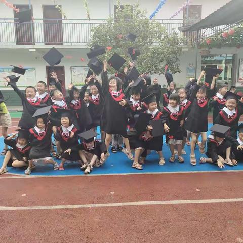 毕业季 定格美好的童年--明月镇大障公办中心幼儿园大班毕业美篇