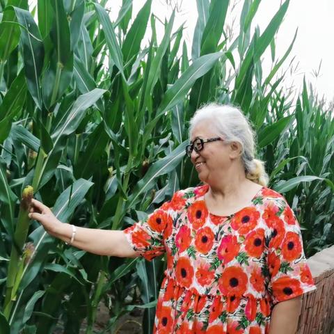 漂亮的二姐姐在一起