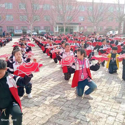 杂技进校园，文化润童心——曹洼学区马库吏小学“杂技文化进校园”工作汇报