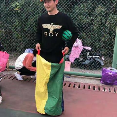 灿烂英语西区示范校秋季亲子趣味运动会