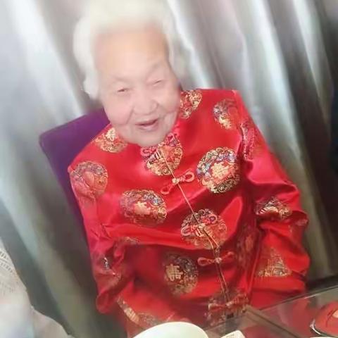 晋豫同族，五世同堂共庆姥姥九十大寿！