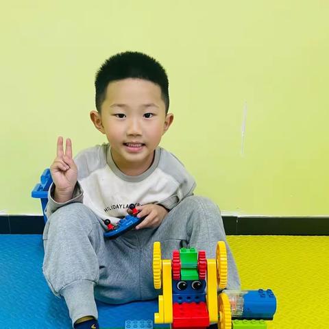 徐鸿铭   举重运动员