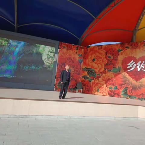 美丽的春天，包海根带你欣赏俺家乡的美女美景美花美草，品尝美酒美食山珍野味，欢迎前来观光旅游