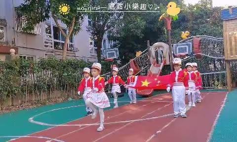 天空🌈很蓝阳光☀️很暖生活🍬很甜宝贝们👦👧很可爱——锦幼中一班