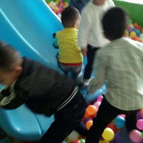 南方艺蕾 小班宝宝适应的真快啊