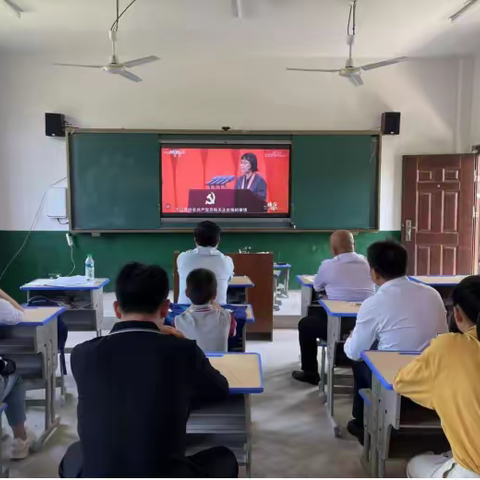 甘坑小学组织学习张桂梅校长先进事迹