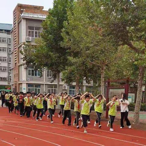 抓牢应急演练，提升安全意识——记水城小学地震应急疏散演练活动