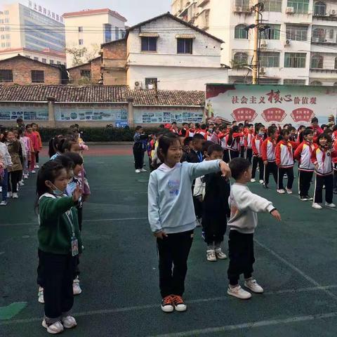 深秋好时光，创文正当时—【仁和•三小】一（2）班秋游活动美篇