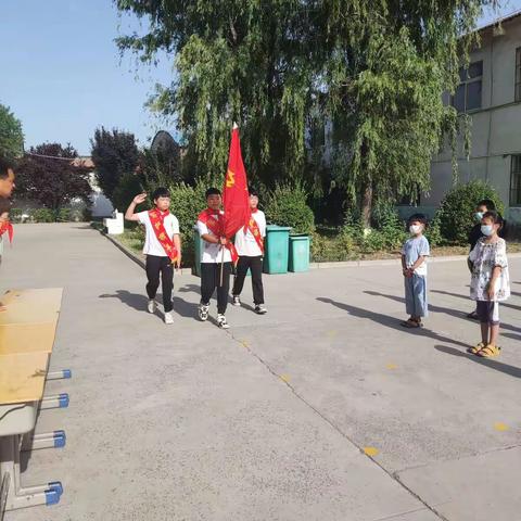 徐堡小学“喜迎二十大 争做好队员”新队员入队仪式