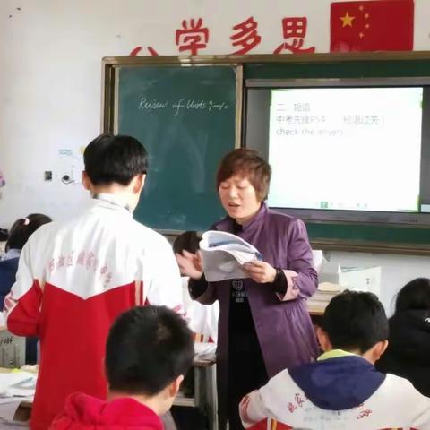 瞄准中考，提高复习效率――中学毕业学科教学视导活动。