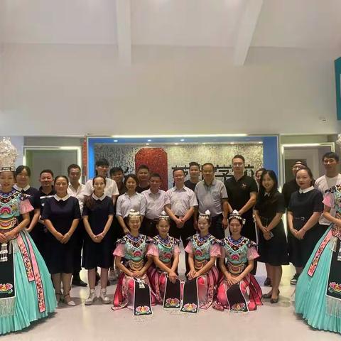 “海聚张家界 喜迎旅发会”——阳光艺术学校交流签约会