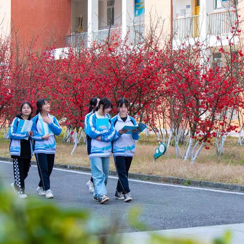 旺苍县七一中学2022级举行“2022年秋期末素质测评”表彰大会