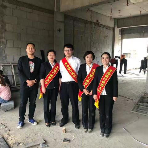 城西支行辖属同仁路支行深入企业为代发单位员工办理开户业务