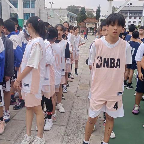 2022.六⑥班篮球队员→记录精彩瞬间