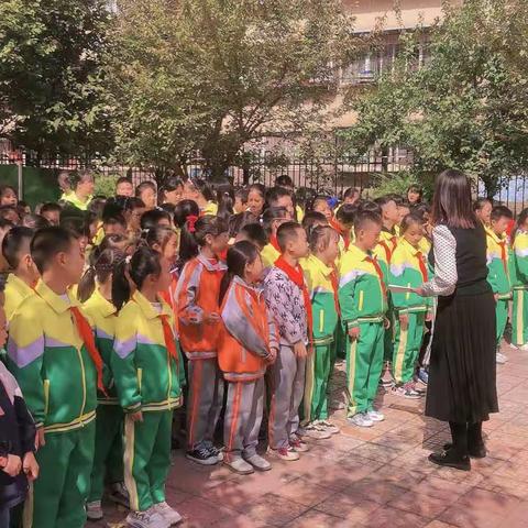 灿烂的季节 迎接灿烂的你 这个世界因你而变化