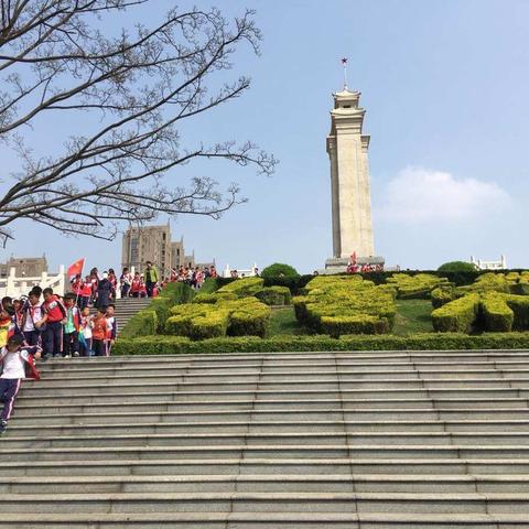 传革命薪火   扬民族精神——宿城区实验小学三年级祭扫活动