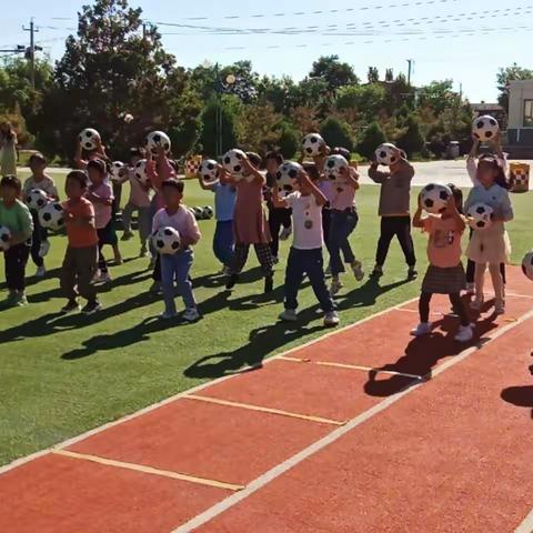 炎炎夏日砥砺前行      送教下乡引领成长------市四幼送教下乡活动