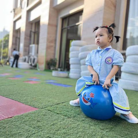 ［星湖百合幼儿园］蒙A班新生入园之新阶段，新起点，也许我们会有情绪，但爸爸妈妈我远比你们想象中的要坚强喔！