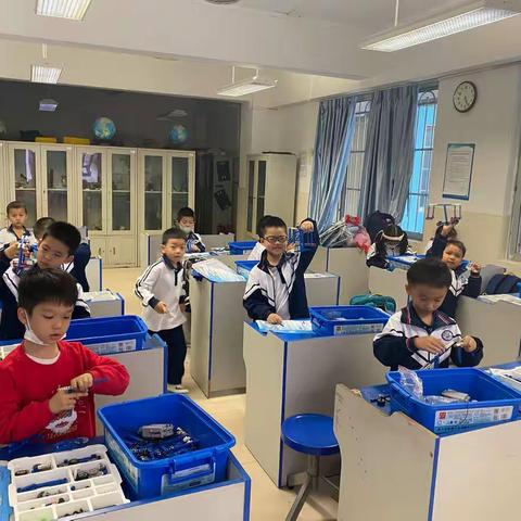 2023.2.20周老师主讲 「金影小学」机器人搭建第六节课