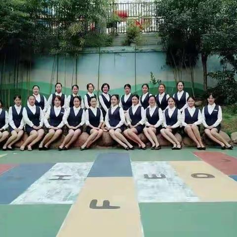 北京齐家六加一教育科技有限公司福建三明龙岩地区2018秋季学期教师礼仪团队风采展示