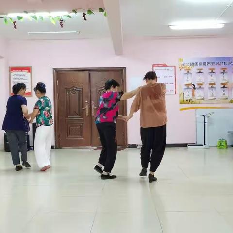 我为群众办实事——新新社区纳凉点 居民享“清凉”