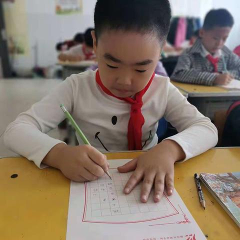 翰墨书香能致远，腹有诗书气自华——恒信外国语学校古诗书写大赛圆满结束