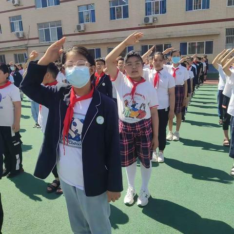 潍外集团恒信外国语学校2021-2022学年第二学期第15周5.2班学习生活纪实