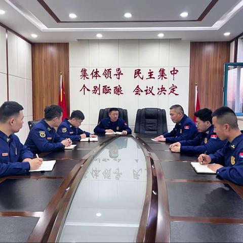 绥化市消防救援支队李雁冬主任带队深入海拜路消防救援站开展党支部书记履职情况民主测评工作